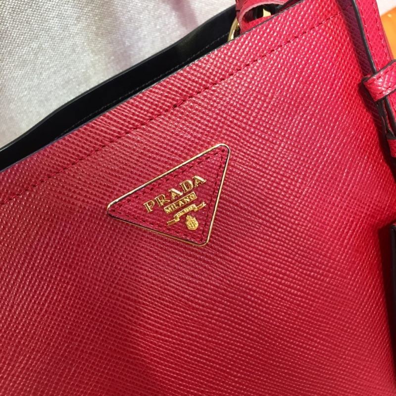 Pra*a tote bags